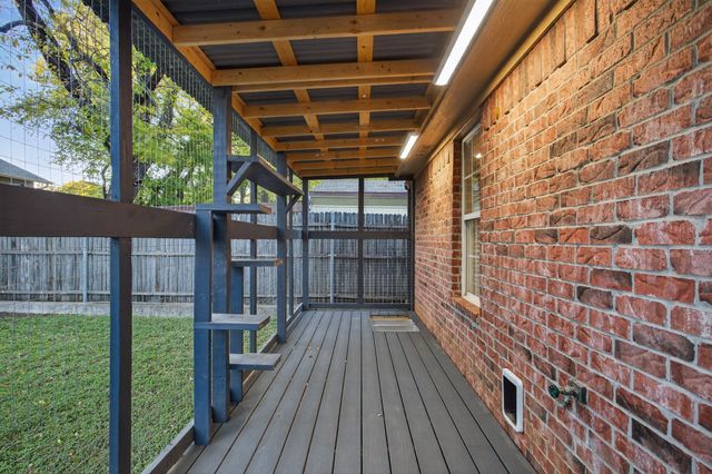 233 Adolphus Avenue, Lake Dallas, TX 75065