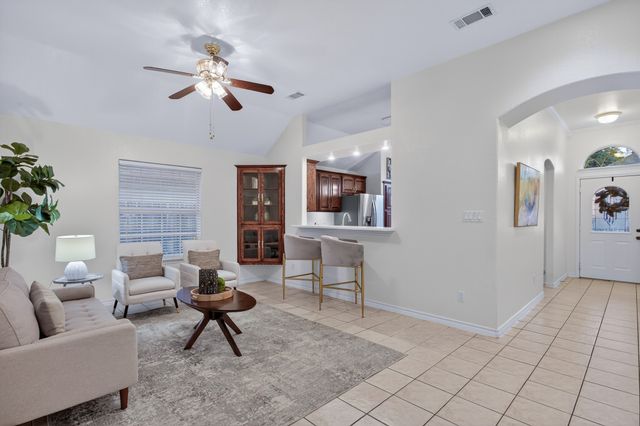 233 Adolphus Avenue, Lake Dallas, TX 75065