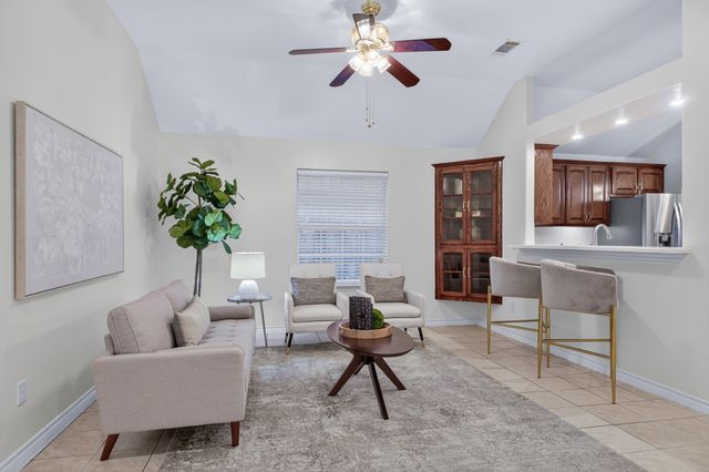 233 Adolphus Avenue, Lake Dallas, TX 75065