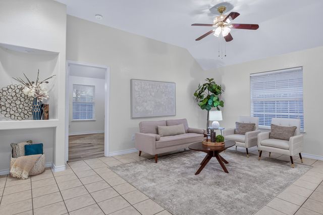 233 Adolphus Avenue, Lake Dallas, TX 75065