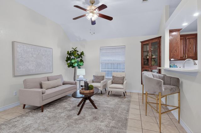 233 Adolphus Avenue, Lake Dallas, TX 75065