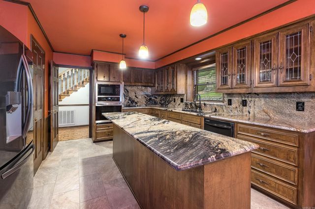 301 Valley Club Circle, Little Rock, AR 72212