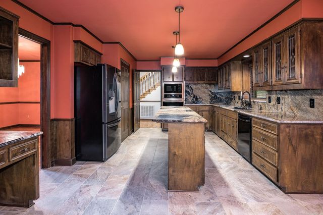 301 Valley Club Circle, Little Rock, AR 72212