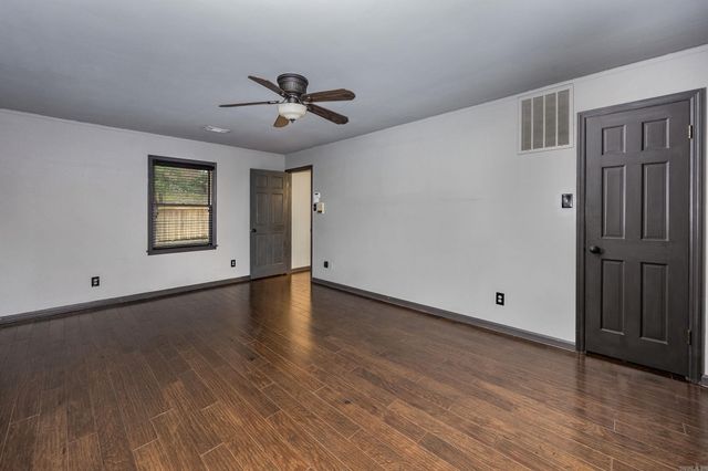 301 Valley Club Circle, Little Rock, AR 72212