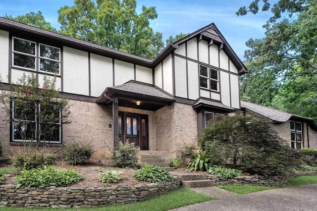 301 Valley Club Circle, Little Rock, AR 72212