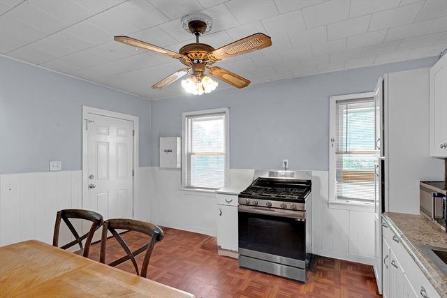 32 Middlesex Ave, Worcester, MA 01604