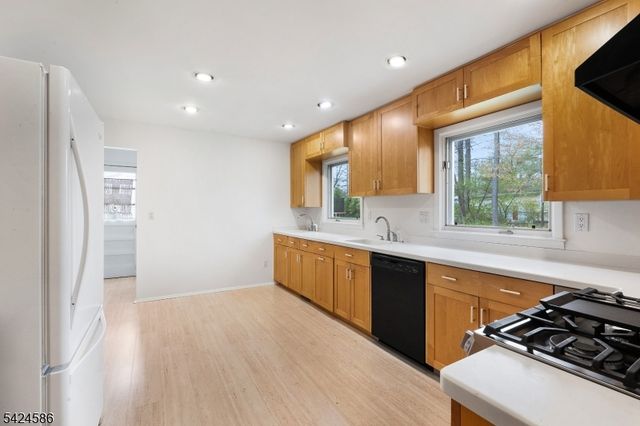 5 Foxwood Ln, Randolph Twp., NJ 07869