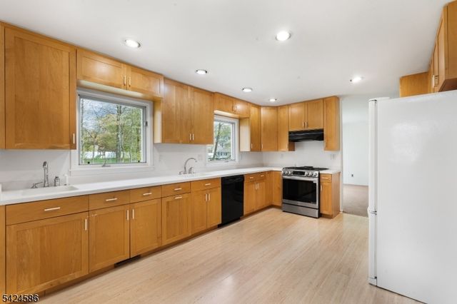 5 Foxwood Ln, Randolph Twp., NJ 07869