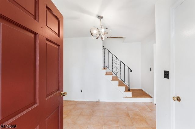 5 Foxwood Ln, Randolph Twp., NJ 07869