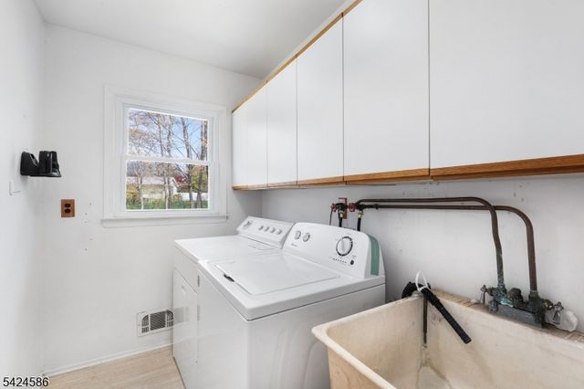 5 Foxwood Ln, Randolph Twp., NJ 07869