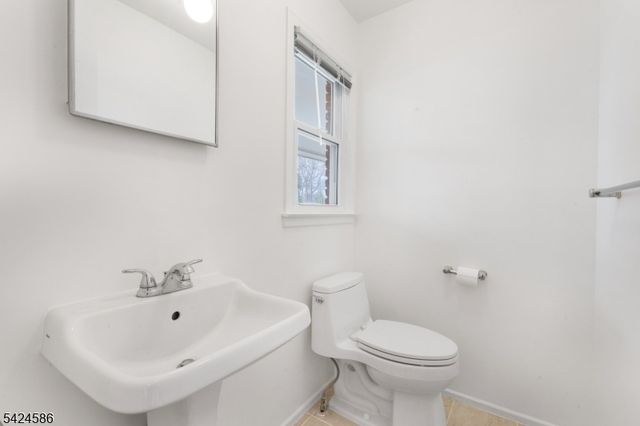 5 Foxwood Ln, Randolph Twp., NJ 07869