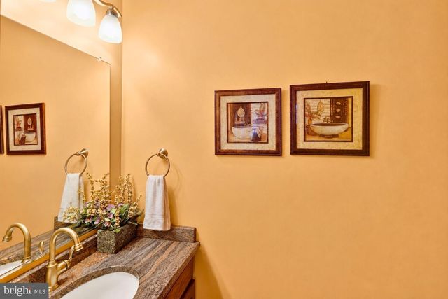 1 TANEY CT, Taneytown, MD 21787