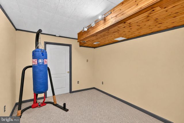1 TANEY CT, Taneytown, MD 21787