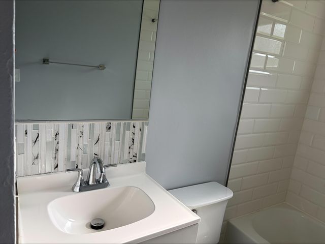 15 Metroview Court, Ann Arbor, MI 48108