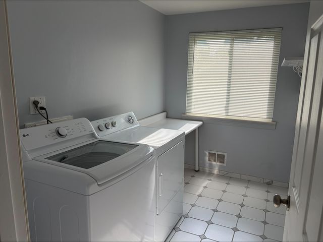 15 Metroview Court, Ann Arbor, MI 48108