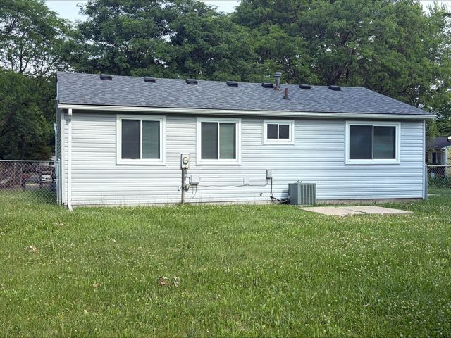 15 Metroview Court, Ann Arbor, MI 48108