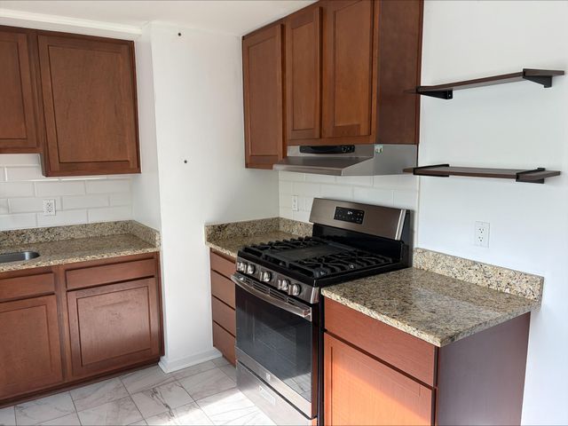 15 Metroview Court, Ann Arbor, MI 48108
