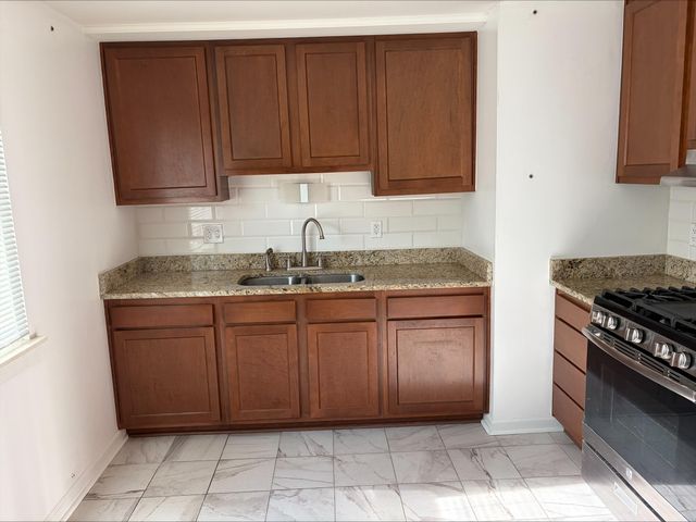 15 Metroview Court, Ann Arbor, MI 48108