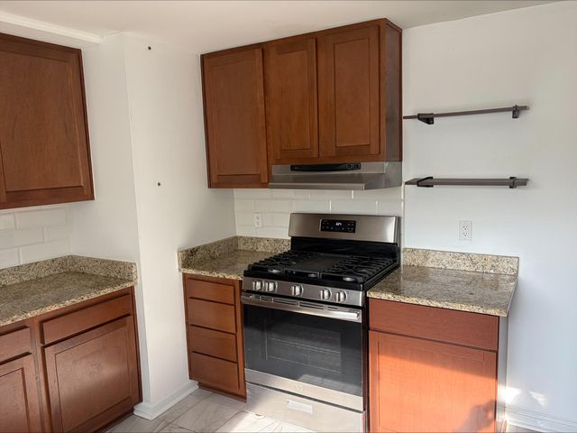 15 Metroview Court, Ann Arbor, MI 48108