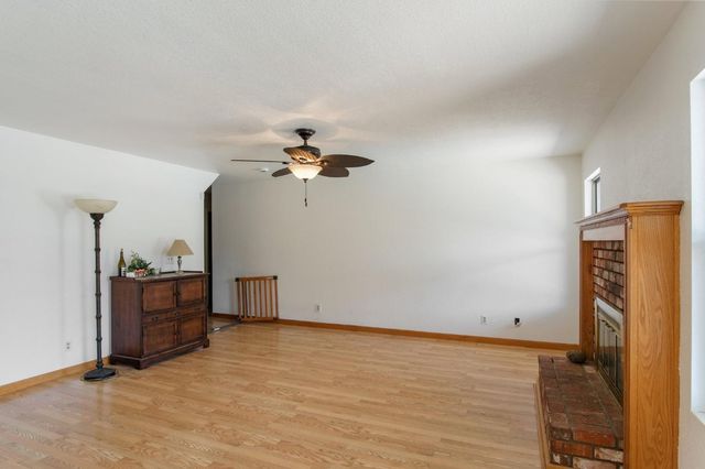 1552 Liverpool Ct, Manteca, CA 95336