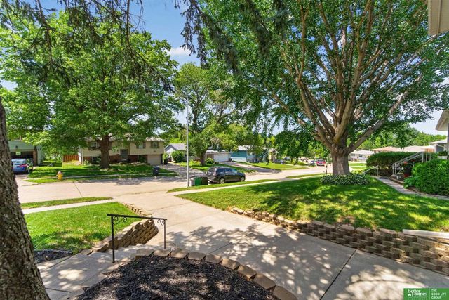 5111 S 94th Avenue, Omaha, NE 68127