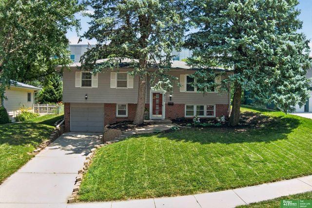 5111 S 94th Avenue, Omaha, NE 68127