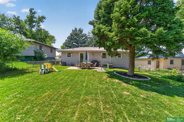 5111 S 94th Avenue, Omaha, NE 68127