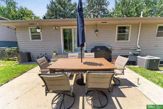 5111 S 94th Avenue, Omaha, NE 68127