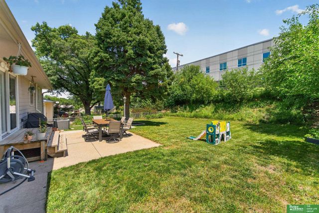 5111 S 94th Avenue, Omaha, NE 68127