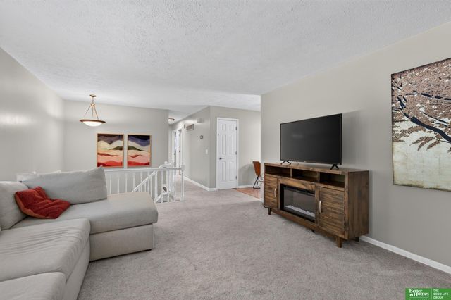 5111 S 94th Avenue, Omaha, NE 68127