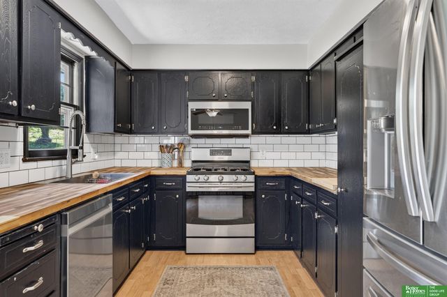 5111 S 94th Avenue, Omaha, NE 68127