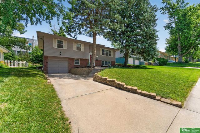 5111 S 94th Avenue, Omaha, NE 68127