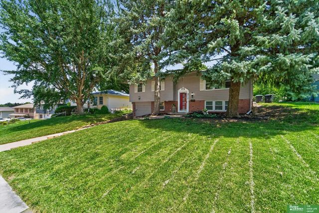 5111 S 94th Avenue, Omaha, NE 68127