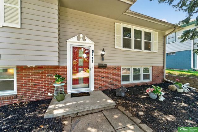 5111 S 94th Avenue, Omaha, NE 68127