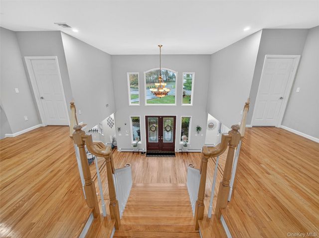 15 Beaver Pond Court, Stony Point, NY 10980