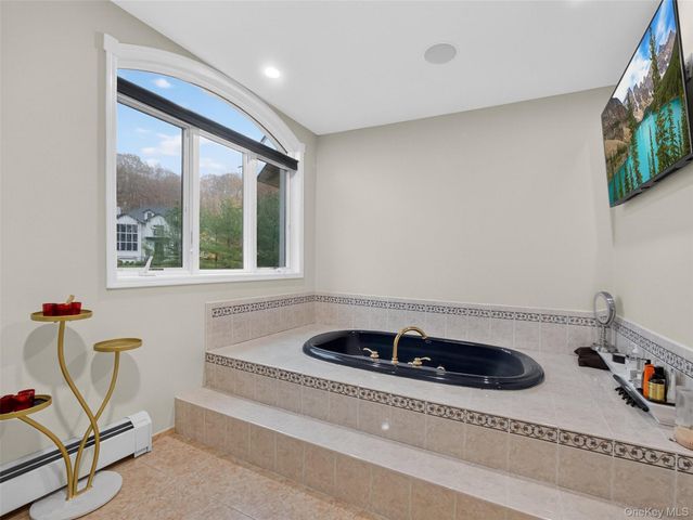 15 Beaver Pond Court, Stony Point, NY 10980