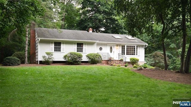 756 Sunset Terrace, Franklin Lakes, NJ 07417