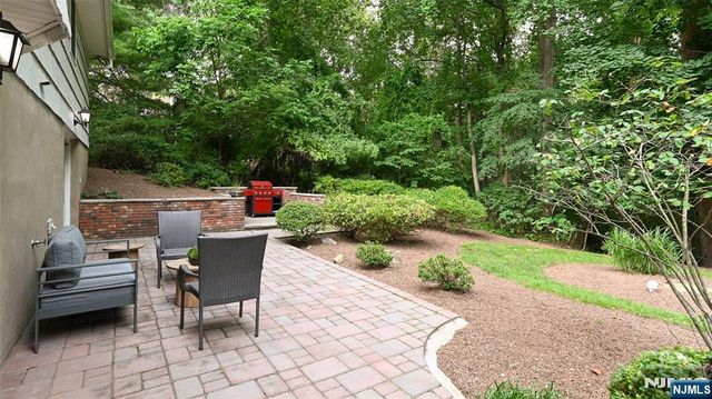 756 Sunset Terrace, Franklin Lakes, NJ 07417
