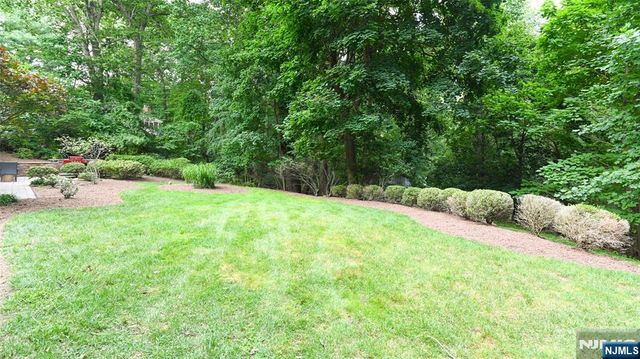 756 Sunset Terrace, Franklin Lakes, NJ 07417