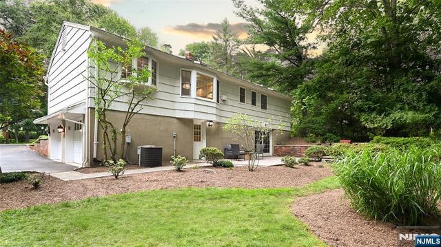 756 Sunset Terrace, Franklin Lakes, NJ 07417