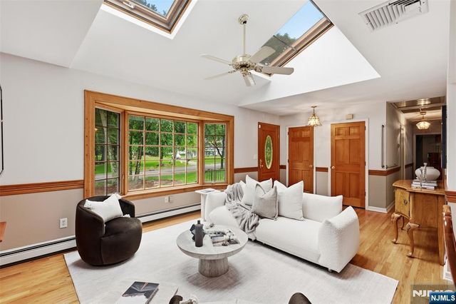 756 Sunset Terrace, Franklin Lakes, NJ 07417