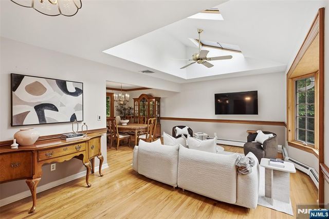 756 Sunset Terrace, Franklin Lakes, NJ 07417