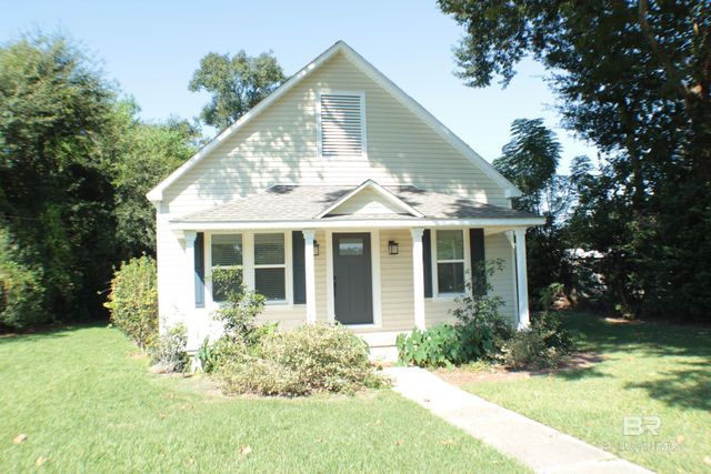 207 NW 1st Street, Summerdale, AL 36580