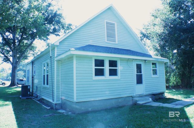 207 NW 1st Street, Summerdale, AL 36580