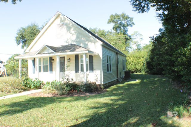 207 NW 1st Street, Summerdale, AL 36580
