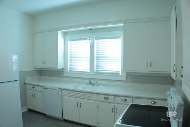 207 NW 1st Street, Summerdale, AL 36580