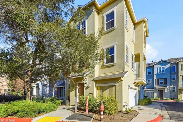 189 Bedford Loop, Mountain View, CA 94043