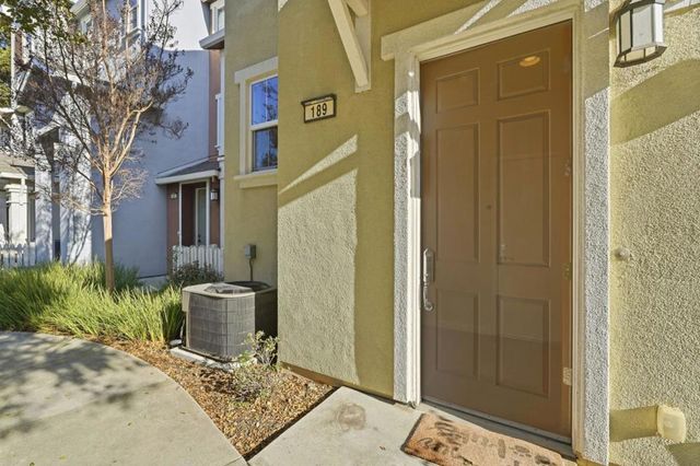 189 Bedford Loop, Mountain View, CA 94043