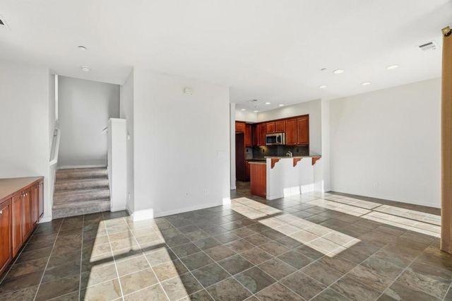 189 Bedford Loop, Mountain View, CA 94043