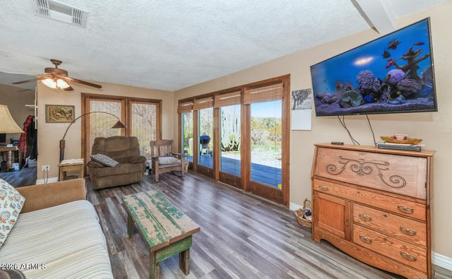 43612 N 3RD Avenue, New River, AZ 85087